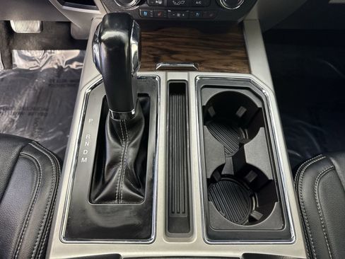 Used 2019 Ford F150 Lariat image 18