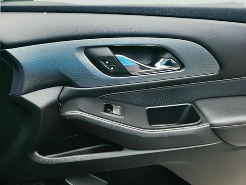 Used 2018 Chevrolet Traverse Premier w/ Redline Edition FWD image 19