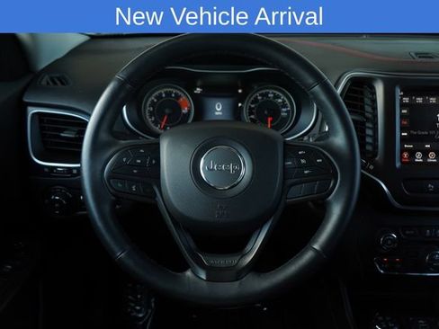 Used 2019 Jeep Cherokee Trailhawk AWD/4WD image 20