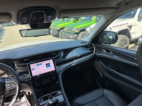 Used 2023 Jeep Grand Cherokee 30th Anniversary image 36