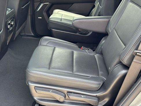 Certified 2025 GMC Yukon Denali AWD/4WD image 15