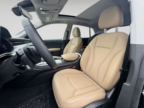 Used 2025 Audi Q8 Premium Plus w/ Premium Plus Package image 4