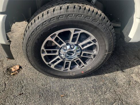 New 2026 Ford F350 Platinum w/ Platinum Plus Package AWD/4WD image 9
