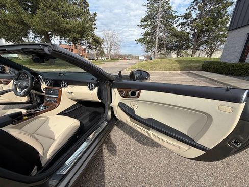 Used 2018 Mercedes-Benz SLC 300 image 29