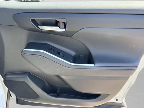 Used 2023 Toyota Highlander Bronze Edition AWD/4WD image 20