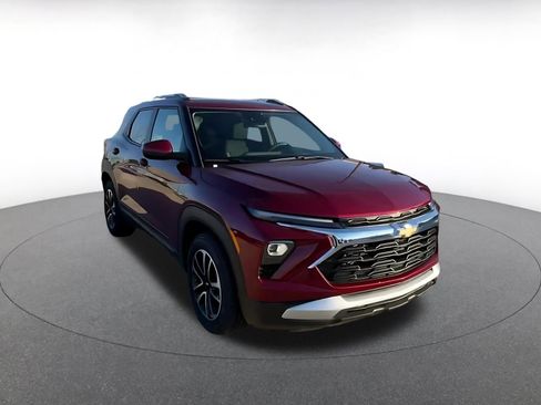 Used 2025 Chevrolet TrailBlazer LT image 3