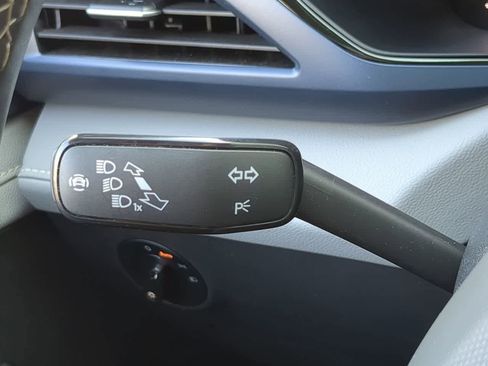 Used 2024 Volkswagen Taos SE image 26