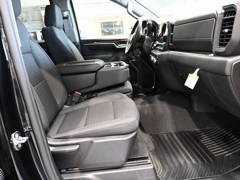 New 2026 GMC Sierra 1500 SLE w/ Preferred Package image 13