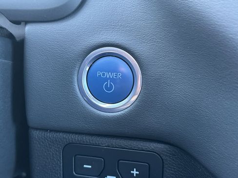 Used 2023 Toyota Sequoia Platinum image 7