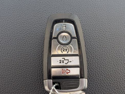 Certified 2026 Ford F250 Lariat w/ Black Appearance Package image 33