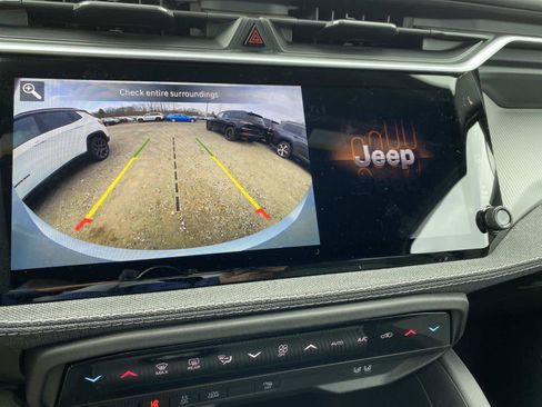 New 2026 Jeep Cherokee Laredo image 10