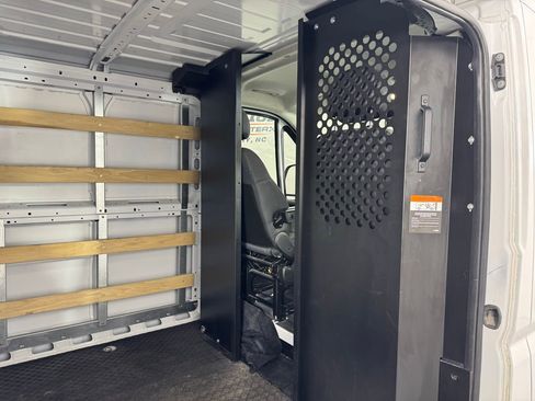 Used 2025 RAM ProMaster 2500 w/ U-Haul Equipment Group FWD image 34