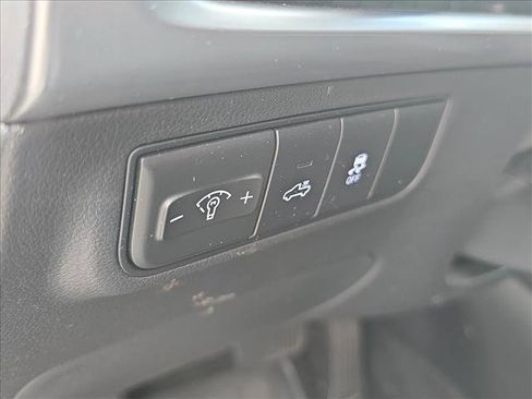 Used 2025 Hyundai Santa Cruz SE FWD image 9