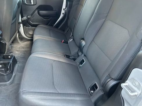 Used 2022 Jeep Gladiator Sport image 25