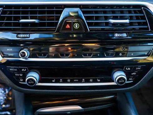 Used 2022 BMW 530i xDrive 530i xDrive w/ Convenience Package image 20