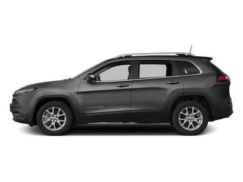 Used 2017 Jeep Cherokee Latitude w/ Comfort & Sound Group FWD image 3