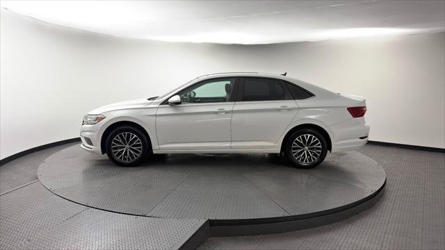 Used 2020 Volkswagen Jetta SE w/ SE Cold Weather Package FWD image 3