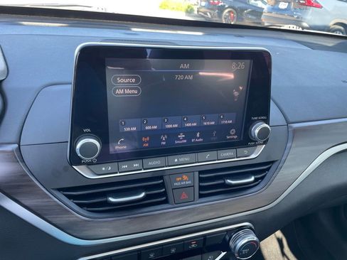 Used 2024 Nissan Altima 2.5 SV FWD image 19