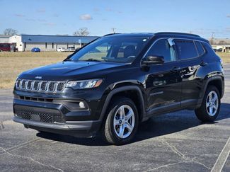 Used 2024 Jeep Compass Latitude video 3