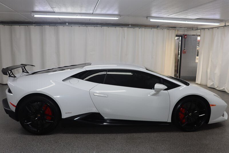 Used 2015 Lamborghini Huracan LP 610-4 AWD/4WD image 8