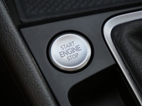 Certified 2025 Volkswagen Jetta SEL image 27