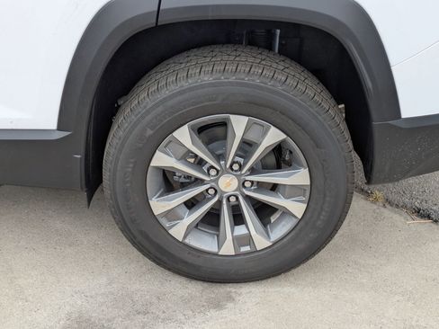 New 2026 Chevrolet Equinox LT w/ Safety and Technology Package image 9