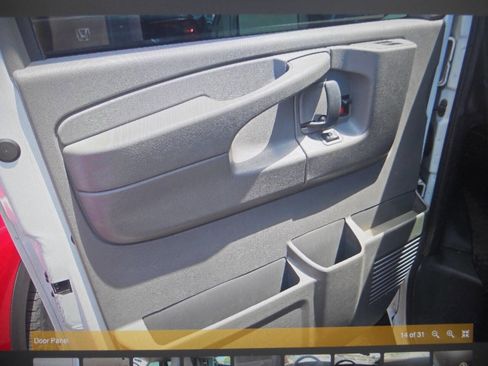 Used 2013 Chevrolet Express 2500 RWD image 11