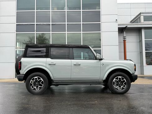 Used 2024 Ford Bronco Outer Banks image 5