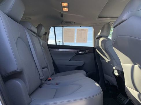 Used 2020 Toyota Highlander Limited AWD/4WD image 34