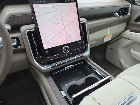 New 2026 GMC Yukon Denali w/ Advanced Technology Package AWD/4WD image 36