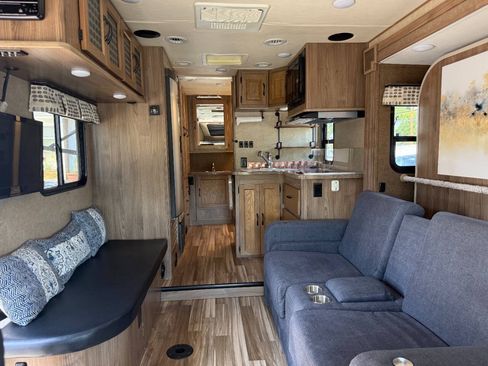 Used 2015 Mercedes-Benz Sprinter 3500 image 25