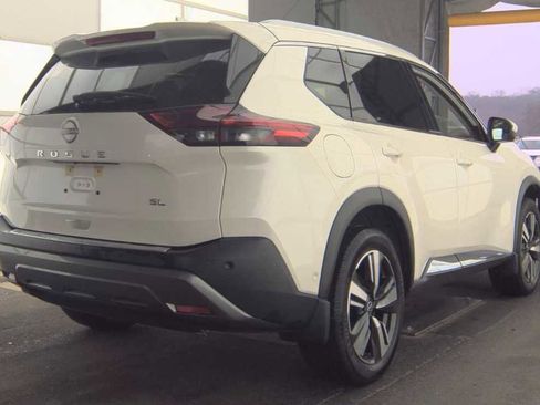 Used 2023 Nissan Rogue SL w/ SL Premium Package image 5