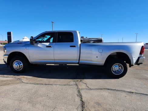 New 2026 RAM 3500 Big Horn AWD/4WD image 9