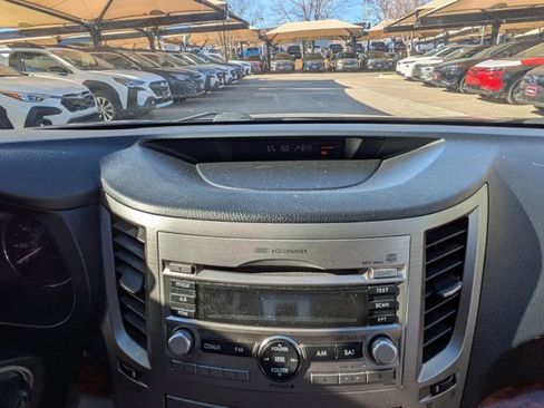 Used 2010 Subaru Outback 2.5i Limited image 15