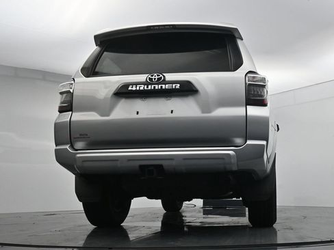 Used 2021 Toyota 4Runner TRD Off-Road AWD/4WD image 21