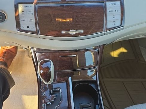 Used 2009 Toyota Avalon XLS image 7