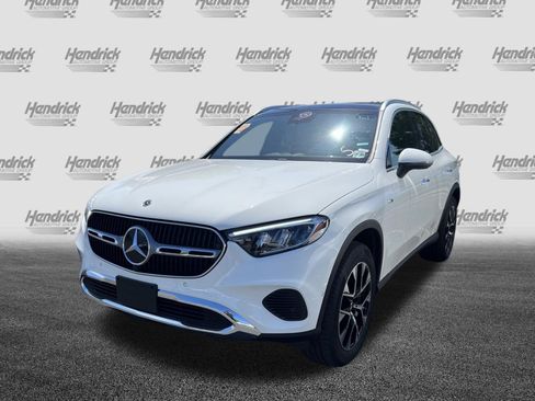 Used 2025 Mercedes-Benz GLC 350e 4MATIC image 5