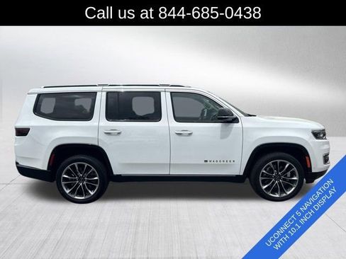 Used 2023 Jeep Wagoneer Series III w/ Premium Group I image 4