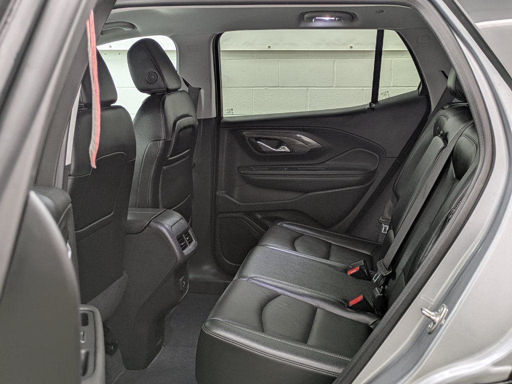 Used 2024 GMC Terrain SLT AWD/4WD image 17