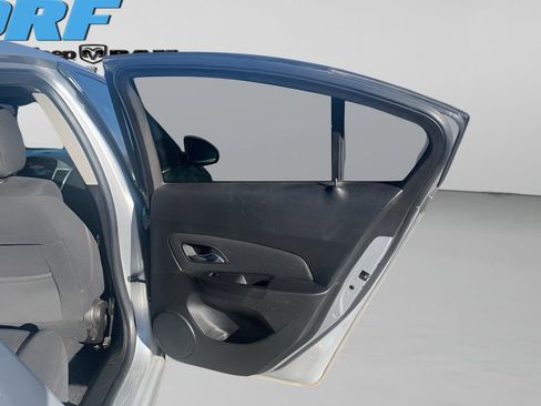 Used 2014 Chevrolet Cruze Eco image 16