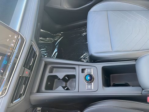 New 2025 Volkswagen Tiguan SE image 20