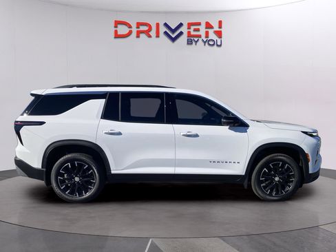 New 2026 Chevrolet Traverse LT w/ Sun and Wheel Package image 6