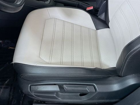 Used 2016 Volkswagen Jetta Sport FWD image 12