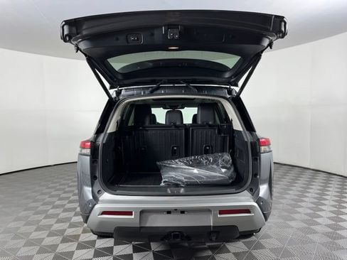 Certified 2025 Nissan Pathfinder Platinum FWD image 51