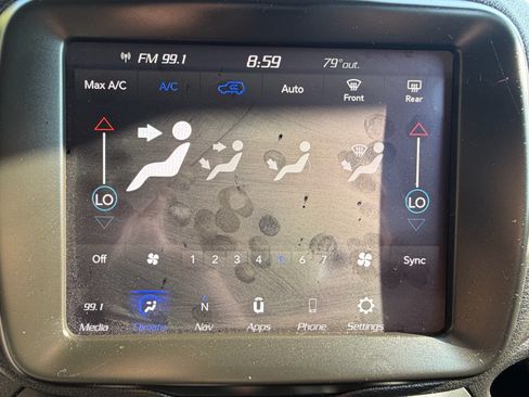 Used 2023 Jeep Renegade Latitude AWD/4WD image 38