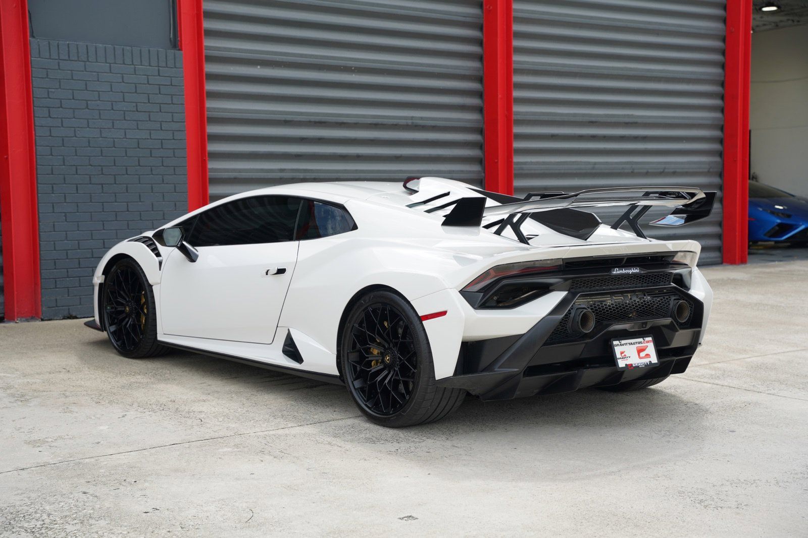 Used 2023 Lamborghini Huracan STO RWD image 23