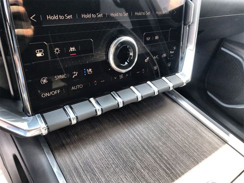 Used 2024 GMC Acadia Denali w/ Super Cruise Package image 18