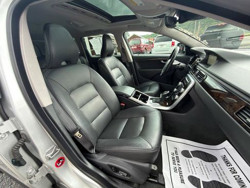 Used 2016 Volvo XC70 T5 Platinum w/ Climate Package AWD/4WD image 29