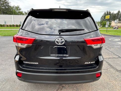 Used 2019 Toyota Highlander XLE AWD/4WD image 6