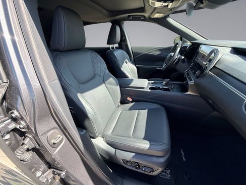 Used 2025 Lexus RX 350 Premium w/ Accessory Package (Z1) FWD image 16